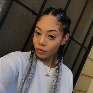 Meet your Posher, Dominique